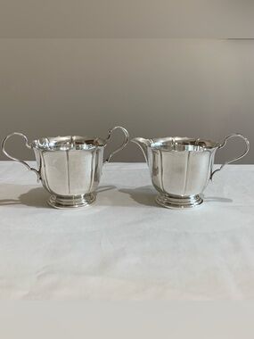 Lunt Sterling Silver Creamer & Sugar Set Early Dublin Design Circa 1720 742-D